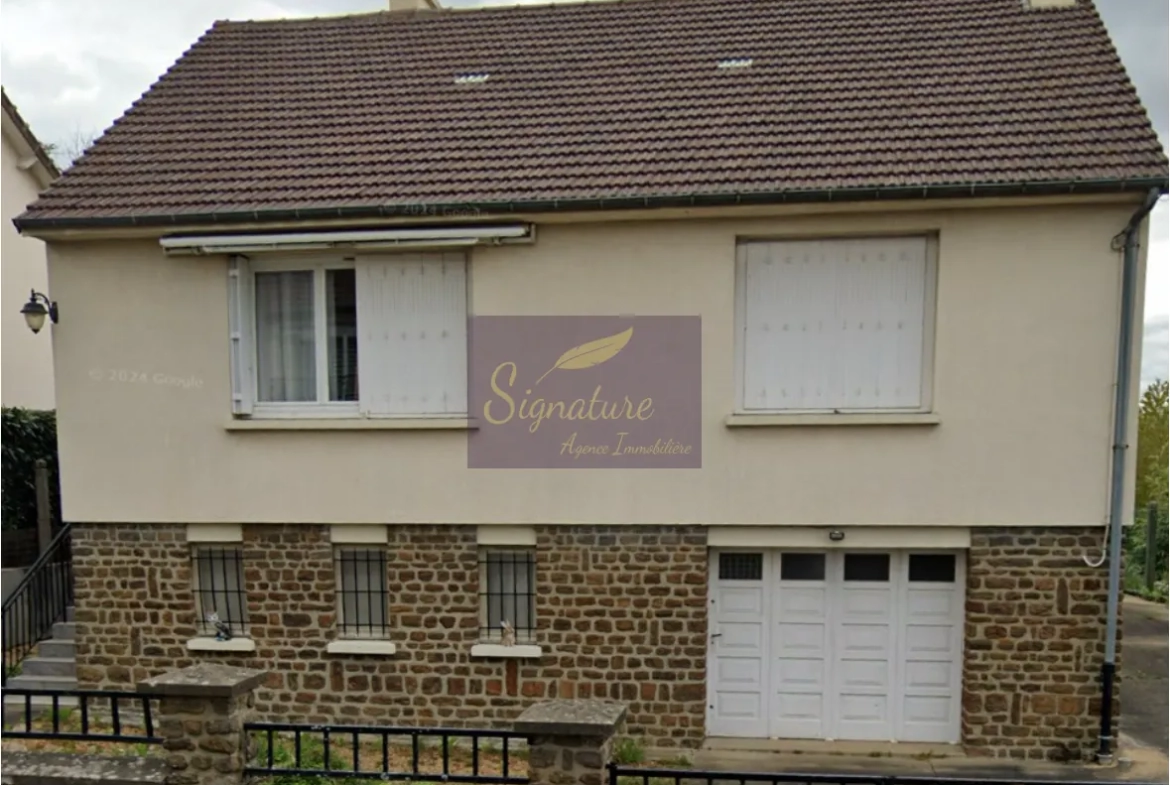 Maison indépendante avec grand terrain à La Chapelle Saint Aubin, 2 chambres, potentiel d’agrandissement 