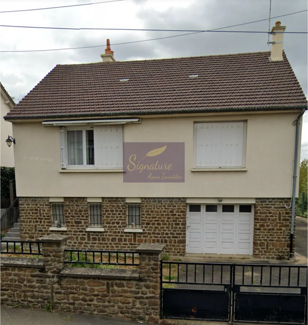 Maison indépendante avec grand terrain à La Chapelle Saint Aubin, 2 chambres, potentiel d’agrandissement 
