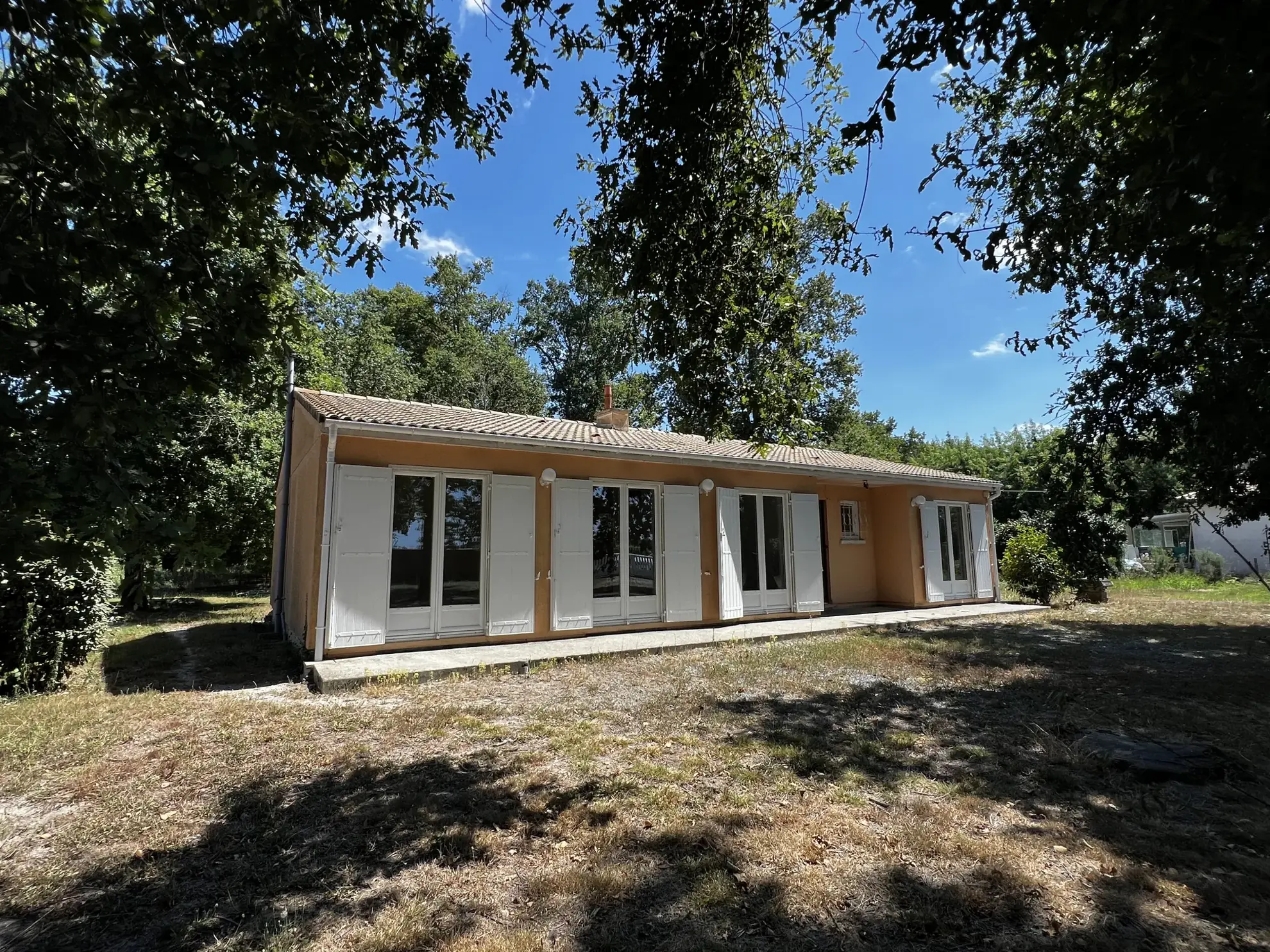 Maison 3 chambres avec grand terrain arboré à Langon 