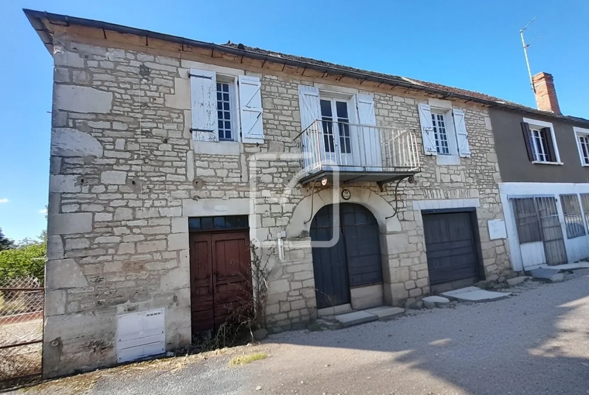 Charmante bâtisse à rénover avec appartement indépendant à Cressensac 