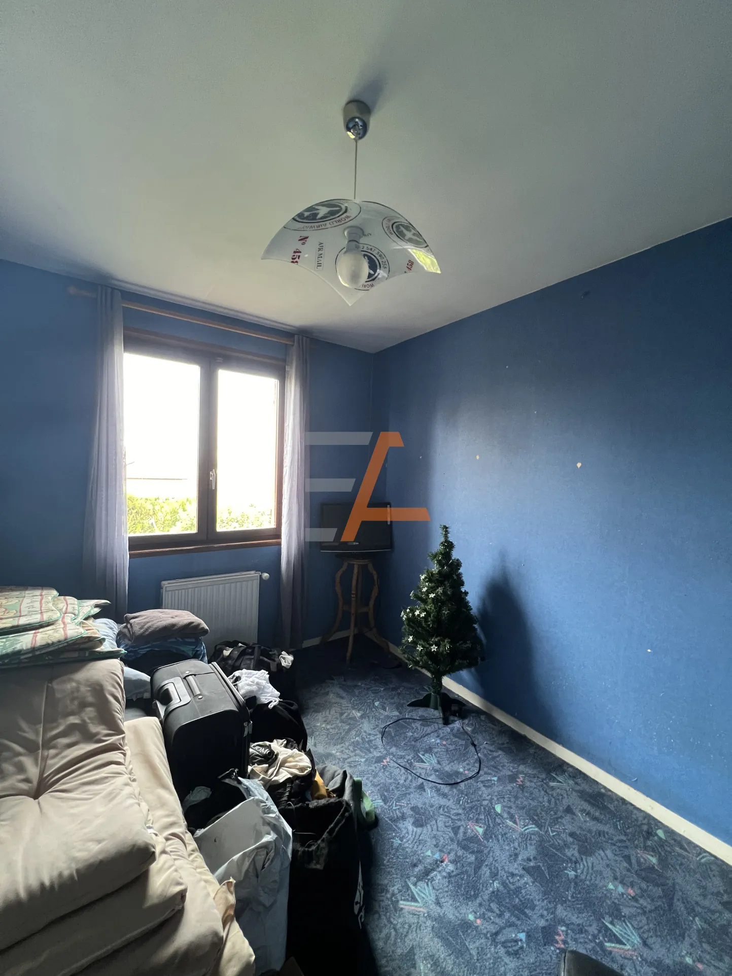Maison individuelle 4 pièces avec piscine à Le Chambon-Feugerolles 