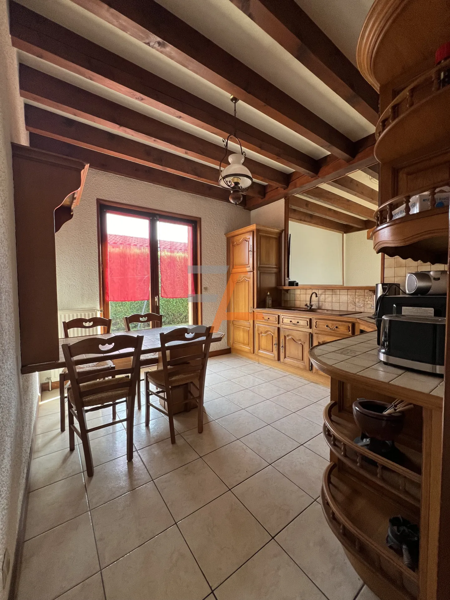 Maison individuelle 4 pièces avec piscine à Le Chambon-Feugerolles 