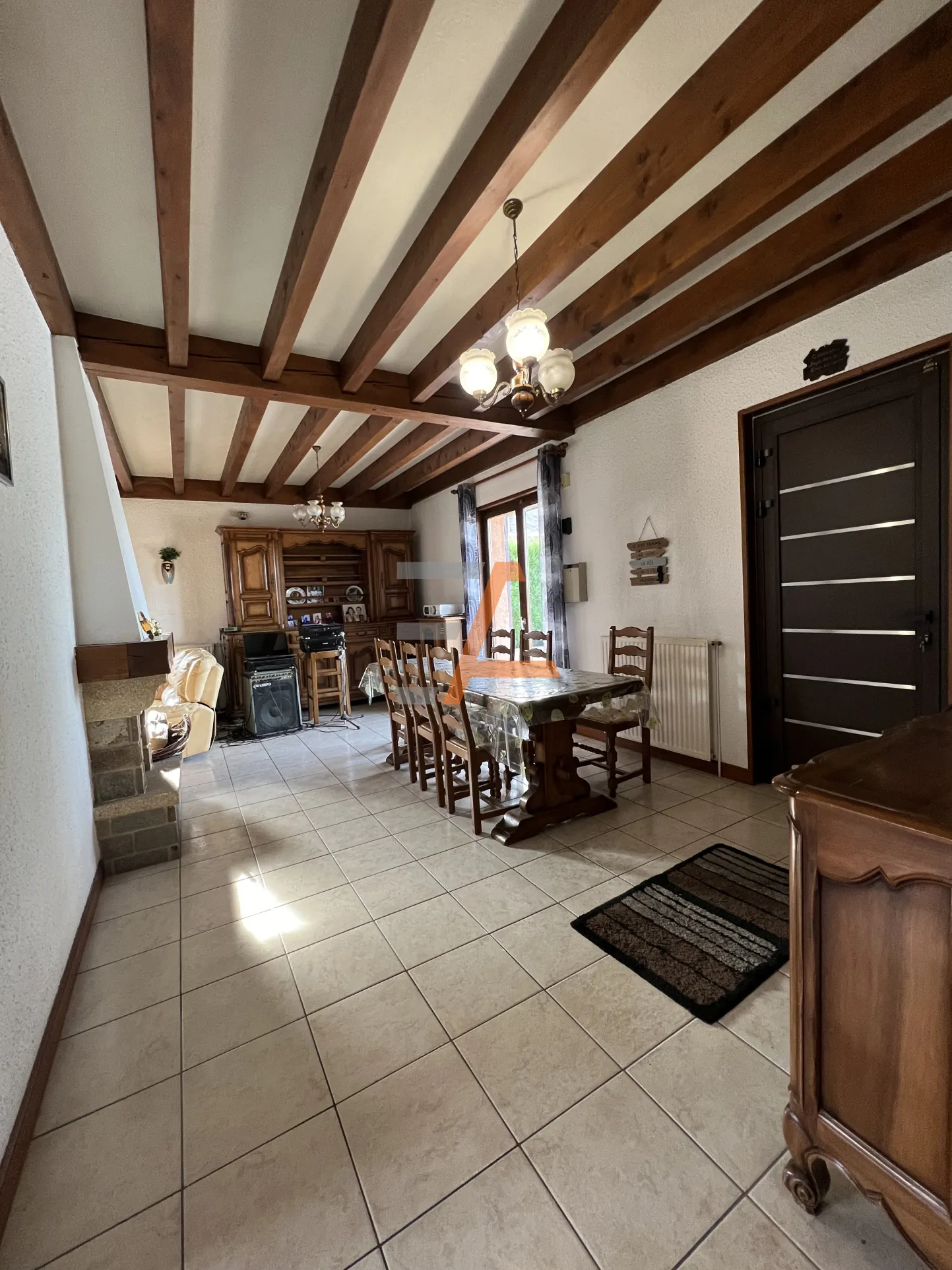 Maison individuelle 4 pièces avec piscine à Le Chambon-Feugerolles 