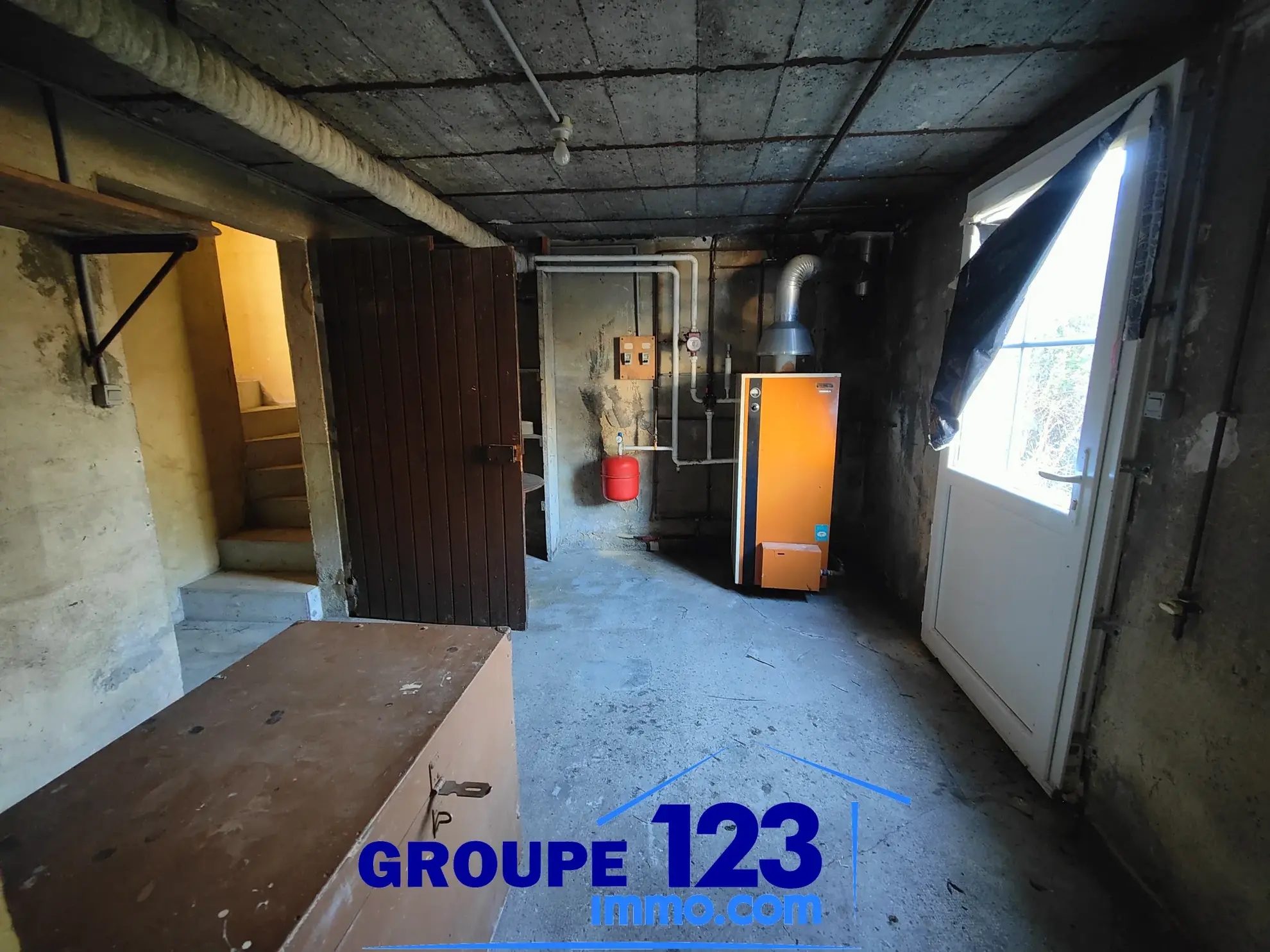 Maison à rénover à Migennes avec jardin et grande potentiel, proche gare et centre-ville 