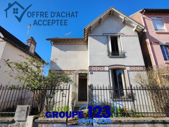 Maison à rénover à Migennes avec jardin et grande potentiel, proche gare et centre-ville