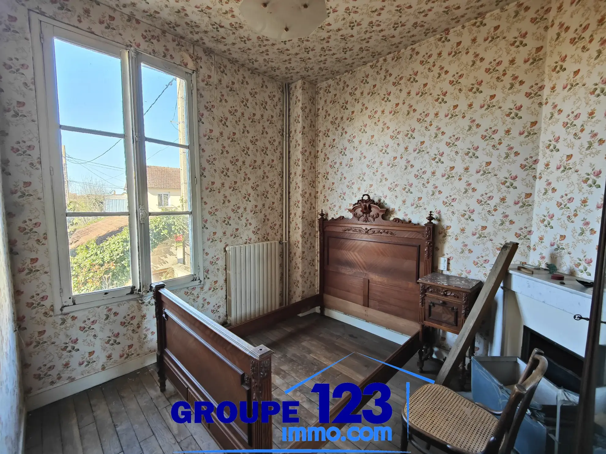 Maison à rénover à Migennes avec jardin et grande potentiel, proche gare et centre-ville 