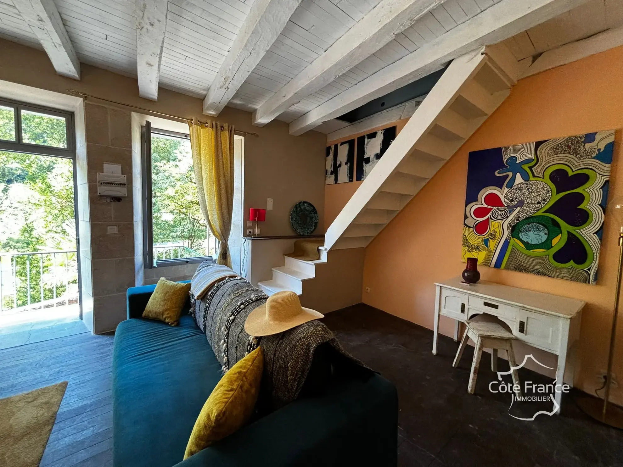 Maison de village rénovée avec vue sur le Lot à Vieillevie (15120) 