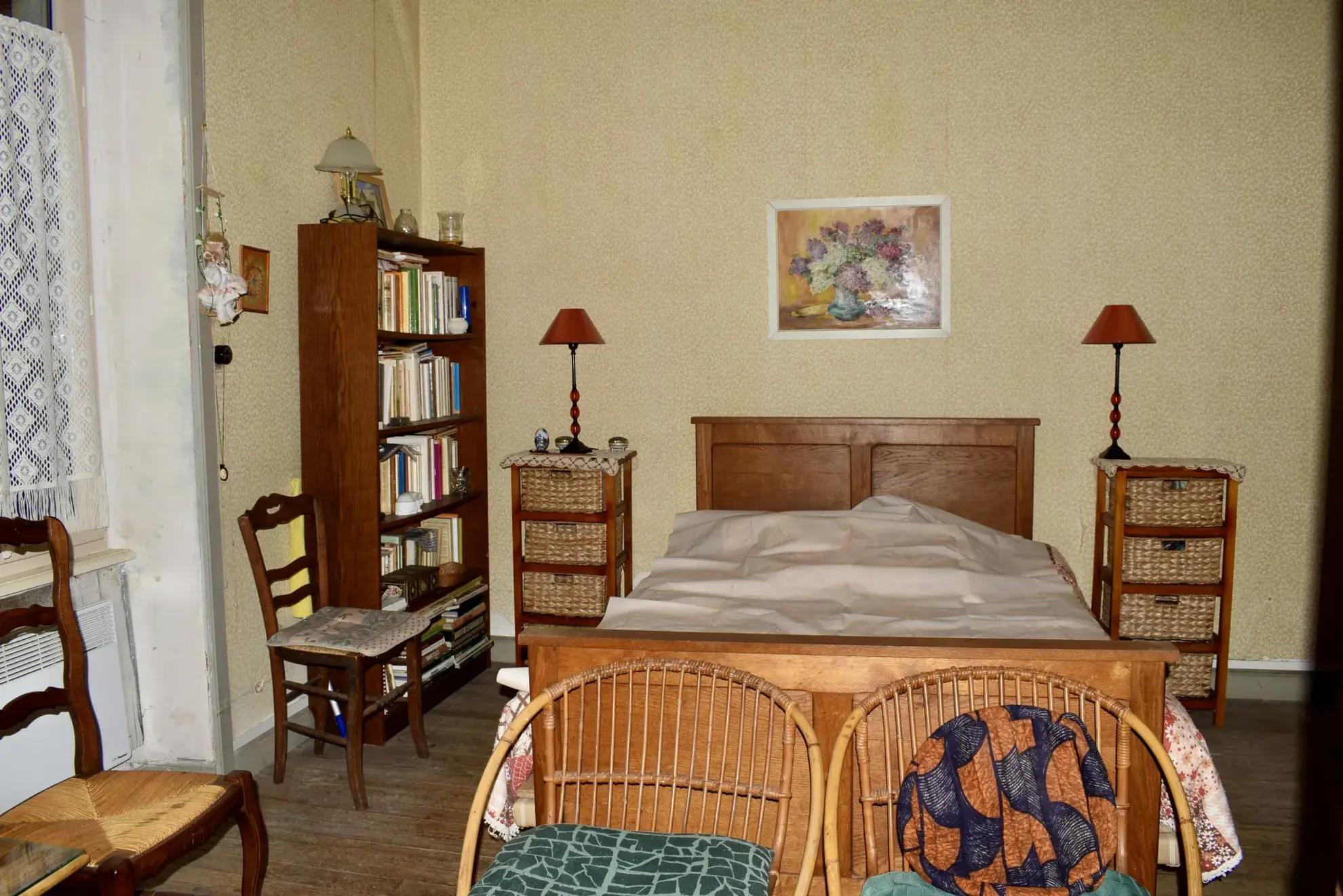 Maison en pierre à Saint-Privat avec grand terrain et potentiel d'aménagement 