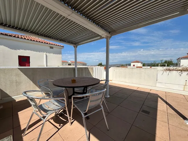 Appartement T2 à Frontignan Plage avec Terrasse, Parking et Vue Mer à Vente