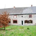 Fermette en pierre avec grande grange et terrain à Aibes, proche frontière