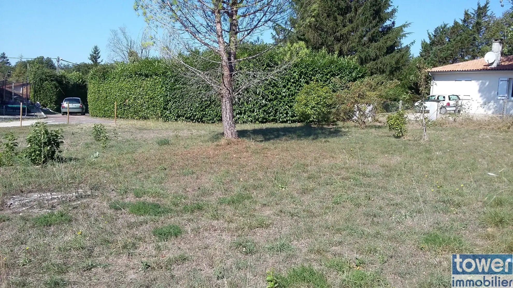 Terrain constructible de 827 m² à Garat, proche Soyaux, idéal pour une maison de plain-pied 