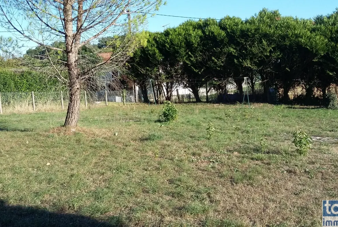 Terrain constructible de 827 m² à Garat, proche Soyaux, idéal pour une maison de plain-pied 
