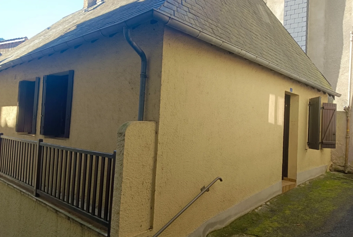 Maison de ville à vendre à Tulle avec cave et combles aménageables 