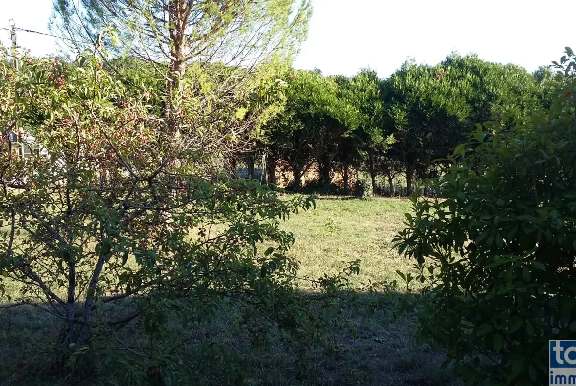 Terrain constructible de 827 m² à Garat, proche Soyaux, idéal pour une maison de plain-pied 