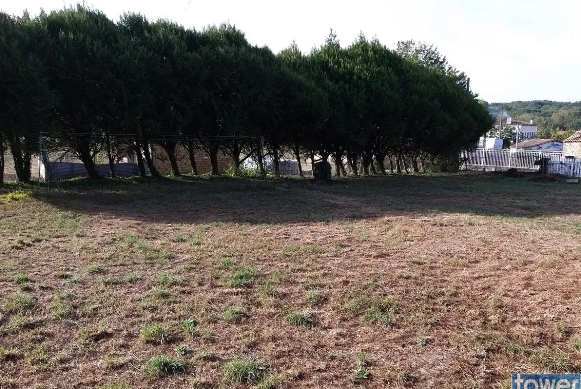 Terrain constructible de 827 m² à Garat, proche Soyaux, idéal pour une maison de plain-pied 