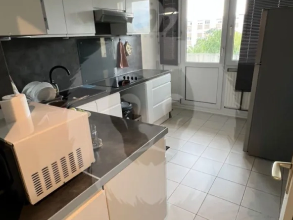 Bel appartement 4 pièces à Mulhouse avec parking et balcon, idéal famille ou investissement 