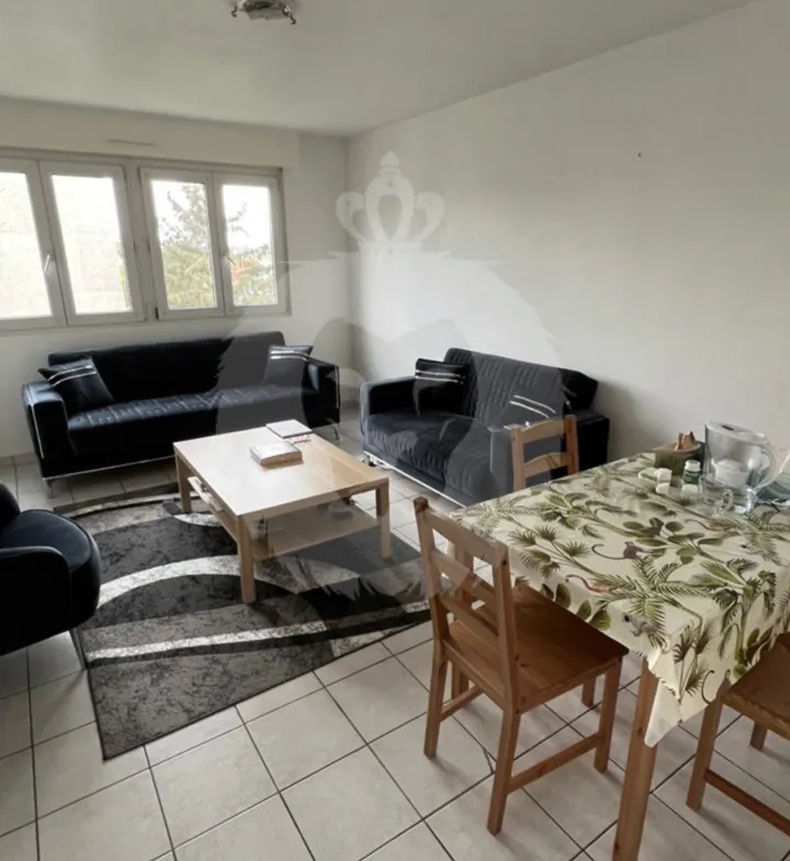 Bel appartement 4 pièces à Mulhouse avec parking et balcon, idéal famille ou investissement 