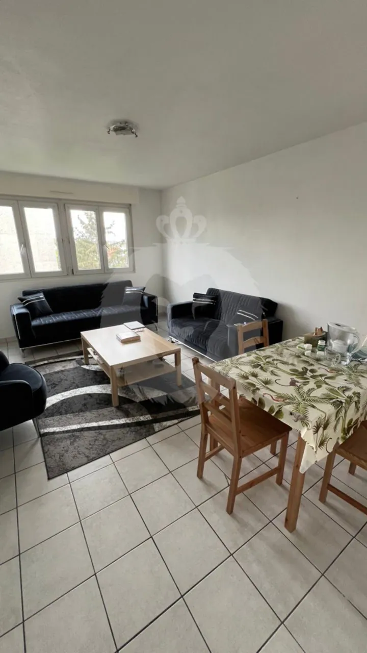 Bel appartement 4 pièces à Mulhouse avec parking et balcon, idéal famille ou investissement 