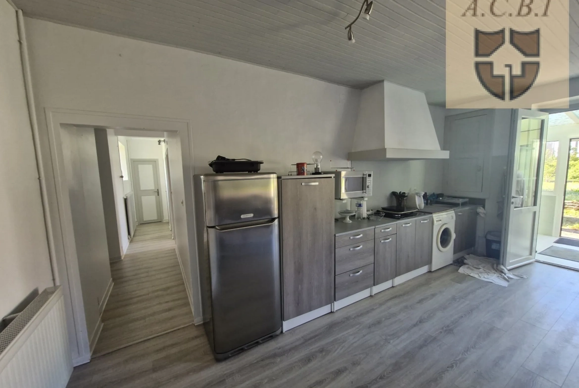 Maison de plain-pied à vendre à Ouzouer le Doyen, 67 m², terrain arboré 