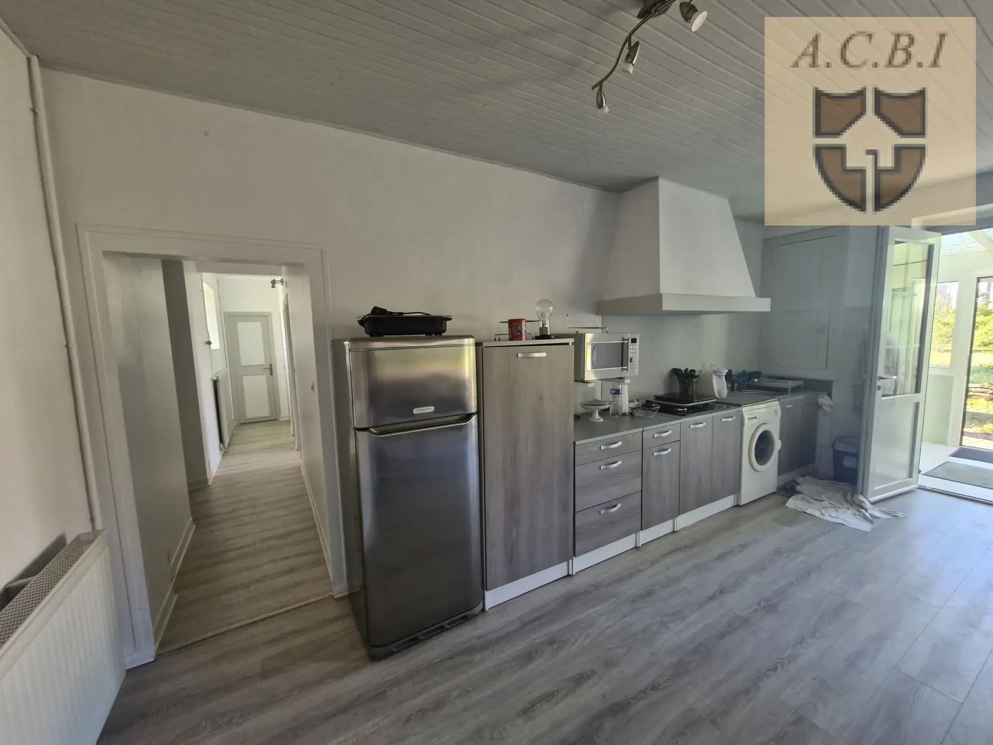 Maison de plain-pied à vendre à Ouzouer le Doyen, 67 m², terrain arboré 