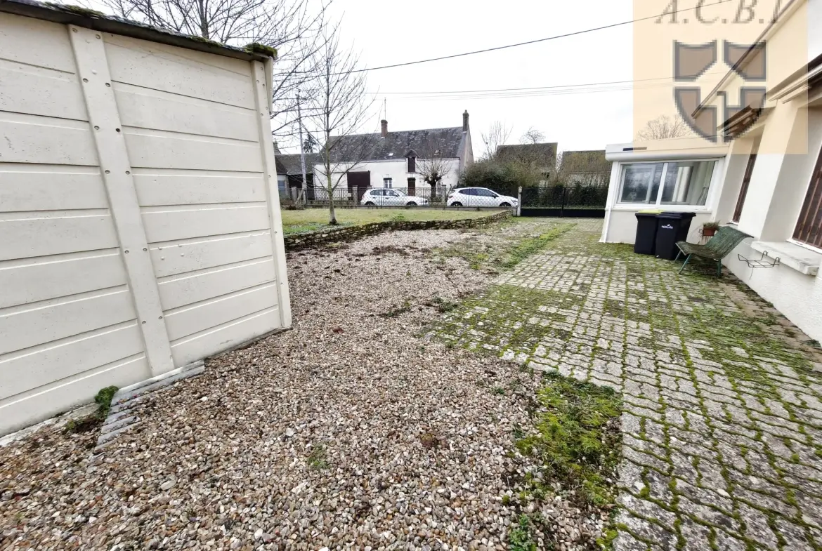 Maison de plain-pied à vendre à Ouzouer le Doyen, 67 m², terrain arboré 