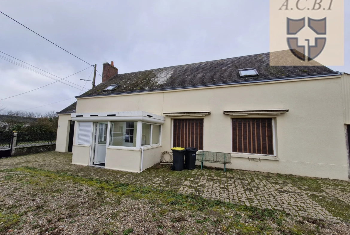 Maison de plain-pied à vendre à Ouzouer le Doyen, 67 m², terrain arboré 