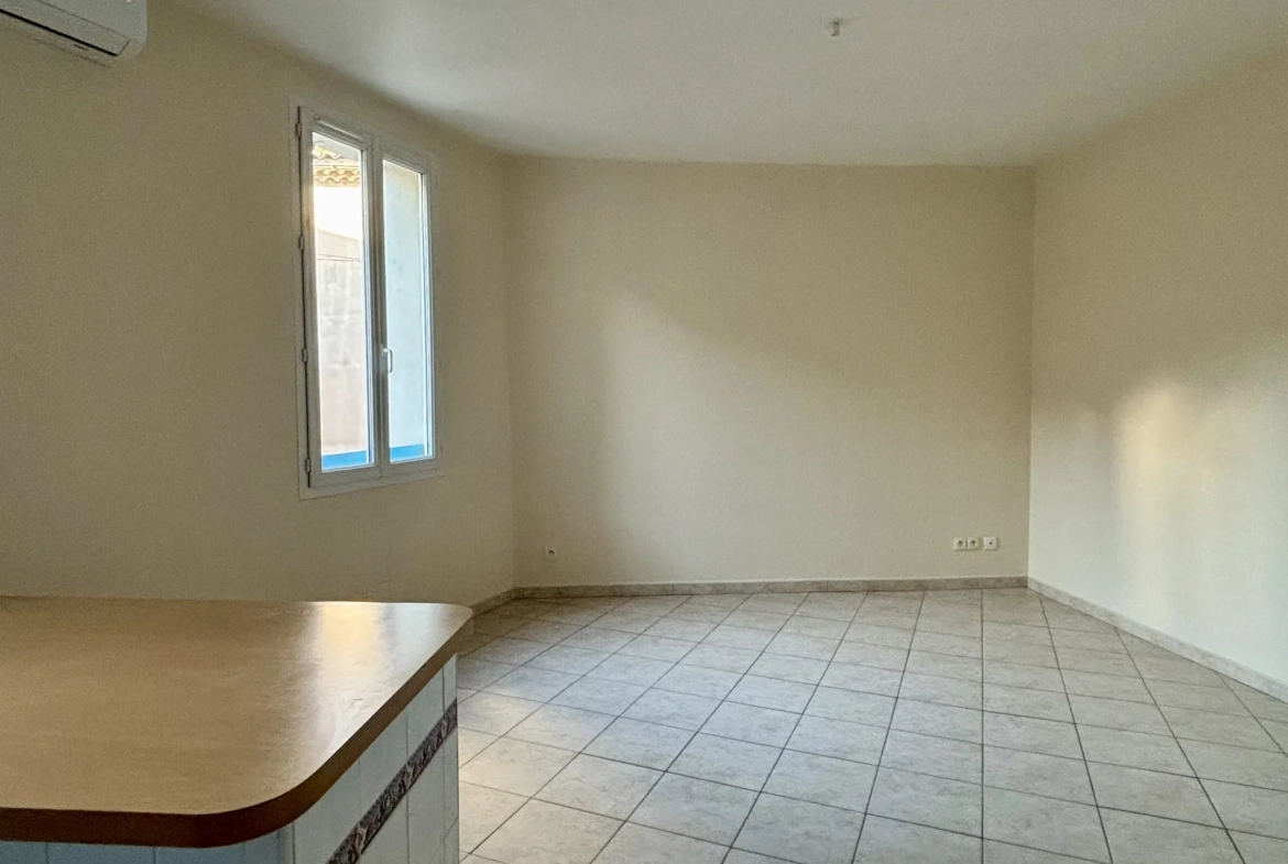 Maison de village de 3 pièces avec garage à Vias — Idéale pour résidence ou pied-à-terre 