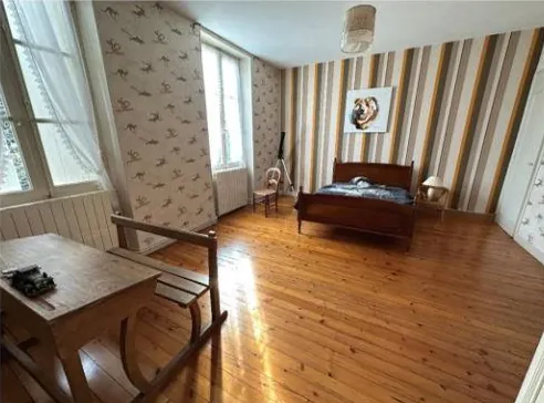 Maison T5 à vendre à Saint-Amant-De-Boixe - 90 000 € 