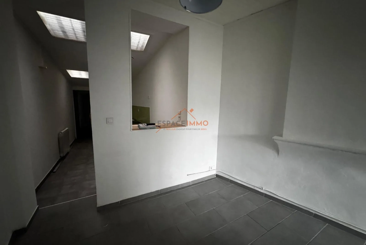 Maison à Renové à Raismes - 55 m² avec Jardin et Terrasse 