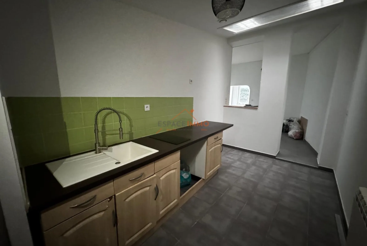 Maison à Renové à Raismes - 55 m² avec Jardin et Terrasse 