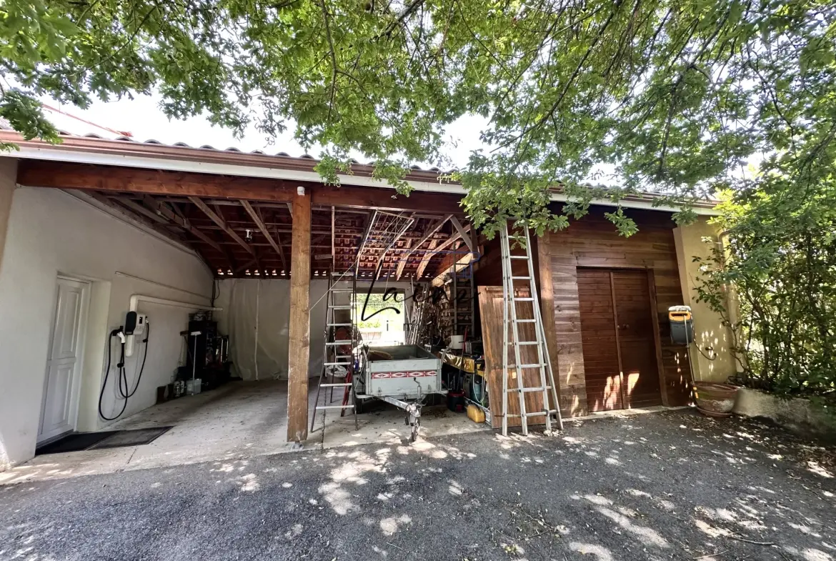 Maison lumineuse de 140 m² avec terrain arboré à Bergerac 