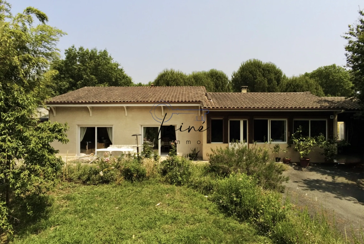 Maison lumineuse de 140 m² avec terrain arboré à Bergerac 