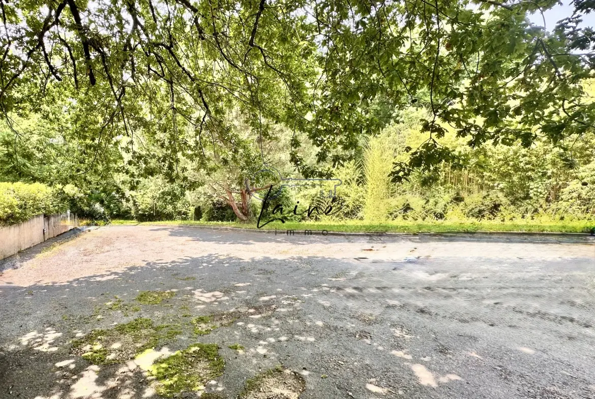 Maison lumineuse de 140 m² avec terrain arboré à Bergerac 