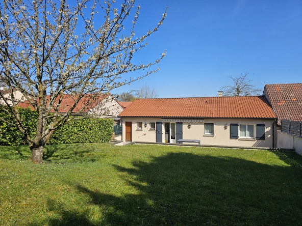 Belle maison de plain-pied avec jardin à Bellerive-sur-Allier