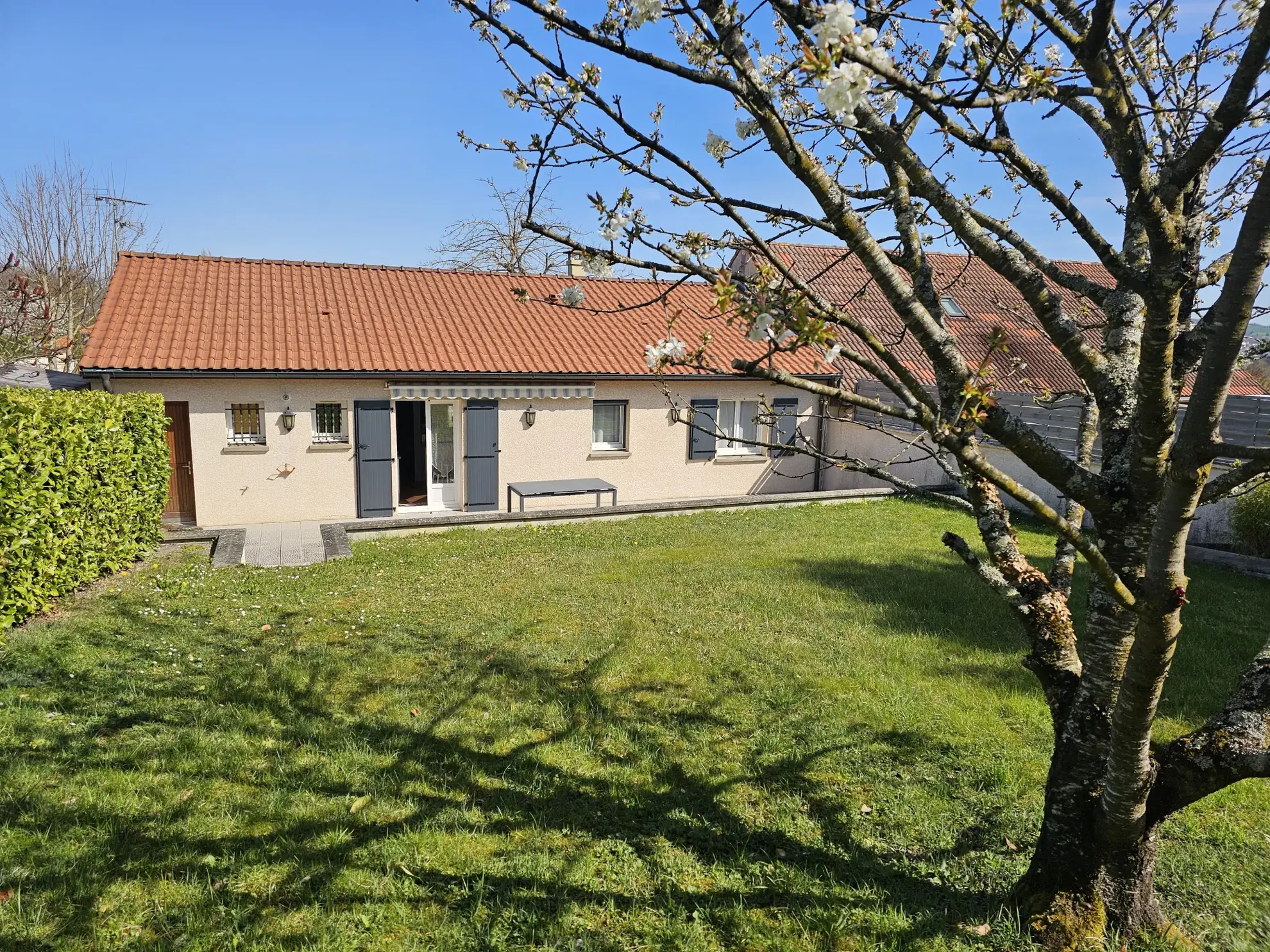 Belle maison de plain-pied avec jardin à Bellerive-sur-Allier 