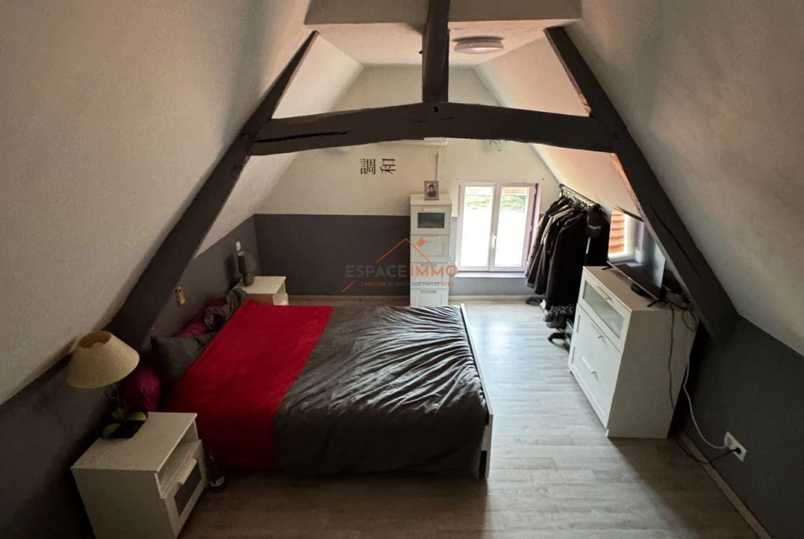 Maison semi-individuelle rénovée à Roeulx avec jardin et garage 