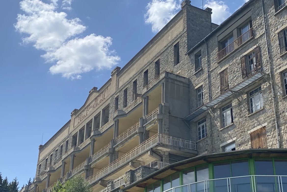 Appartement 1 pièce à Font-Romeu avec parking, cave et balcon - 23,7 m² 