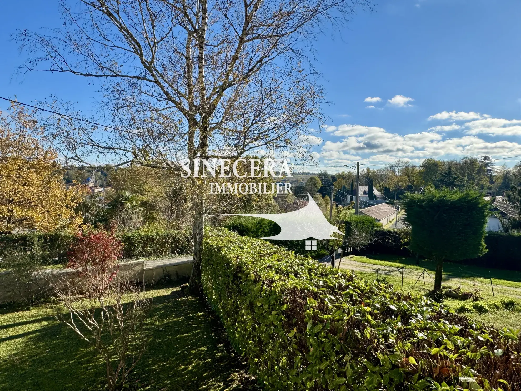 Charmante maison de 130m² à Ribérac avec dépendance et garage, secteur calme 