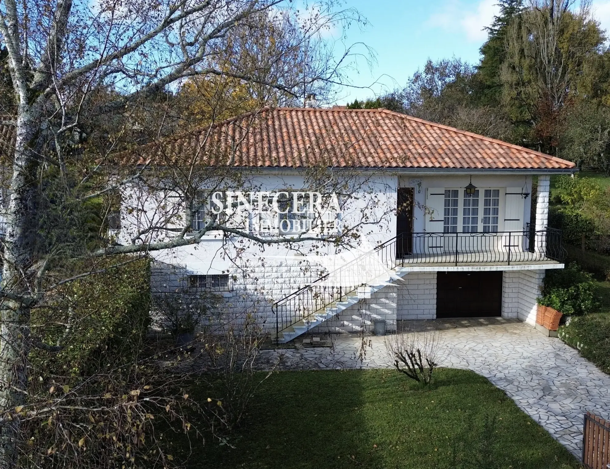 Charmante maison de 130m² à Ribérac avec dépendance et garage, secteur calme 