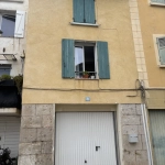 Immeuble résidentiel à vendre à Sollies Pont avec deux appartements loués