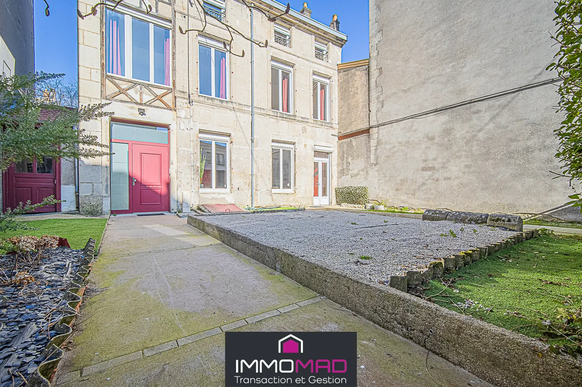 Magnifique maison de ville de 150 m² avec 3 chambres à Verdun 
