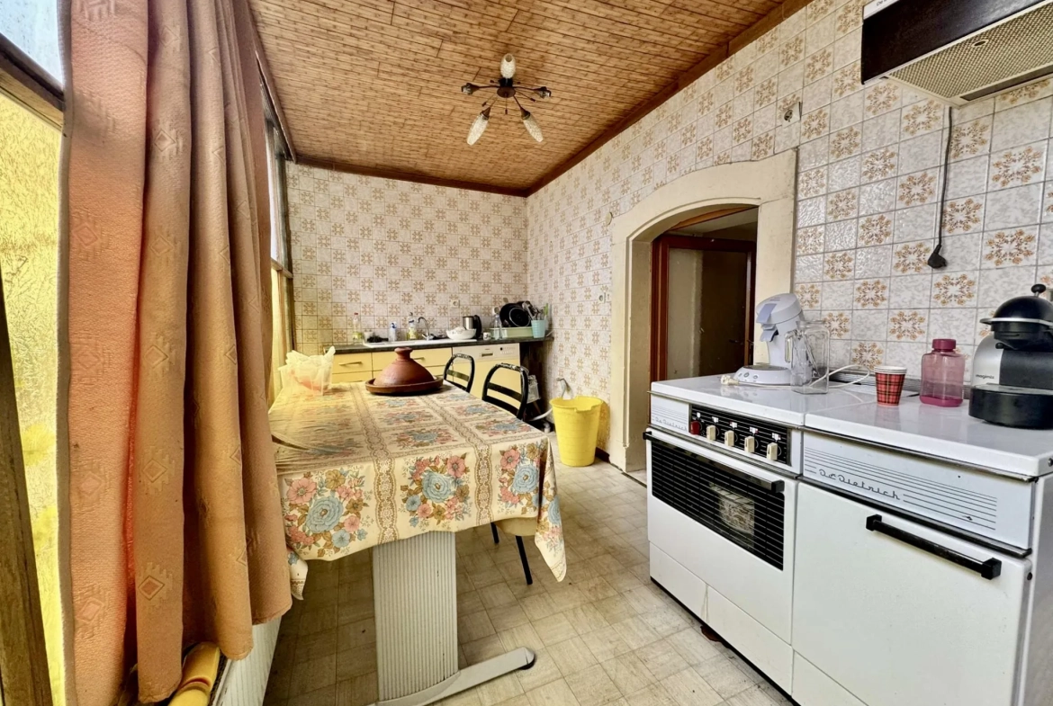 Maison de village à rénover à Dehlingen, 5 chambres, grand potentiel, charmant village 