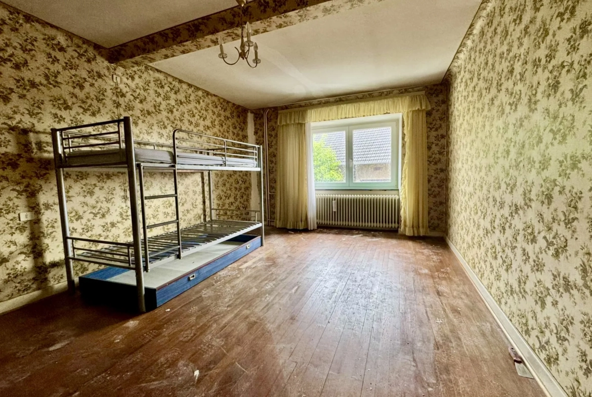 Maison de village à rénover à Dehlingen, 5 chambres, grand potentiel, charmant village 