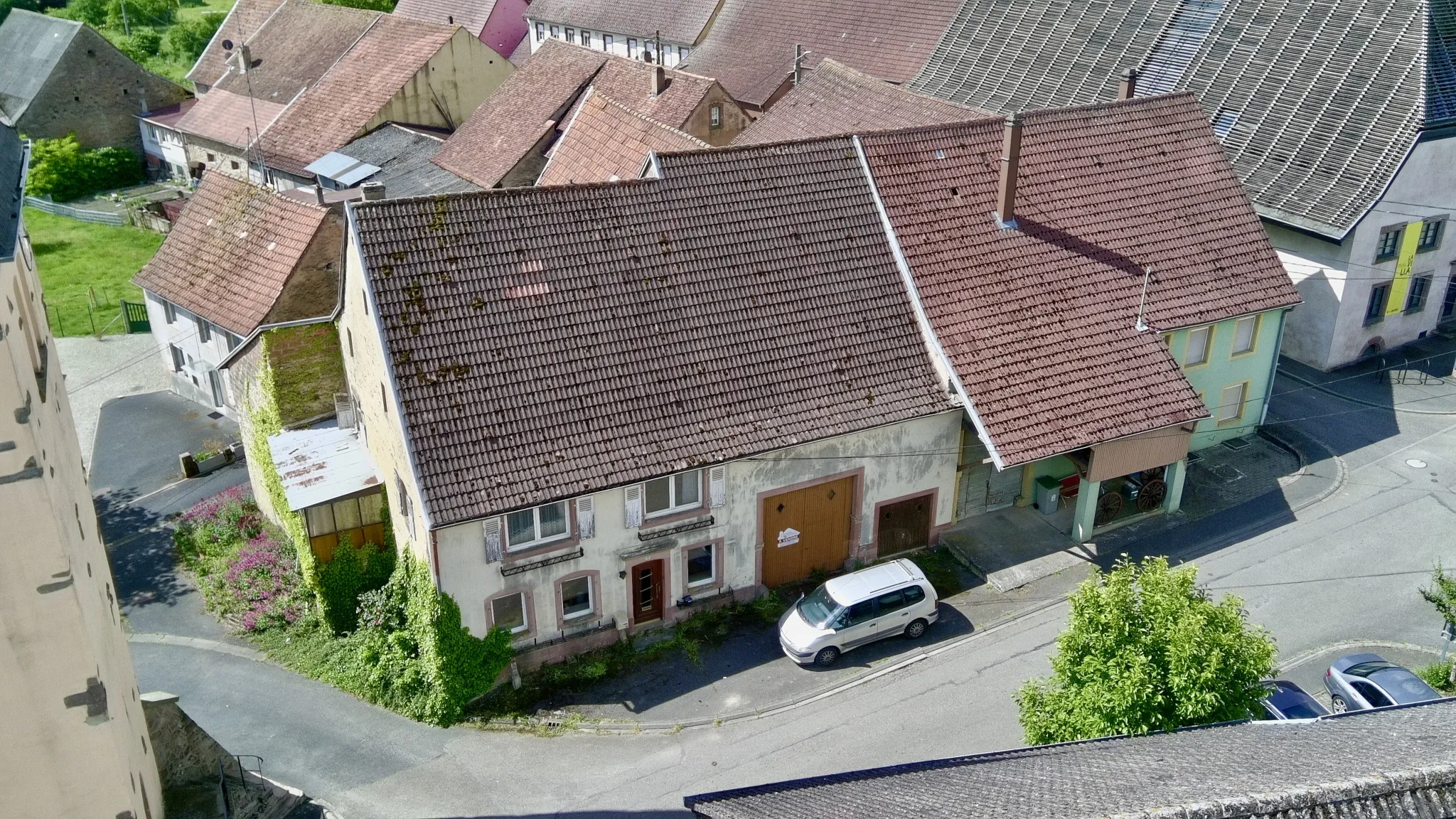 Maison de village à rénover à Dehlingen, 5 chambres, grand potentiel, charmant village 