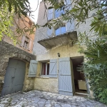 Charmante maison de village avec cour et balcon à Limoux