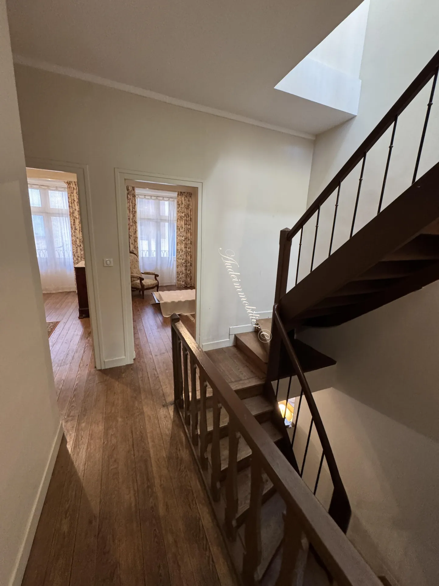 Charmante maison de village avec cour et balcon à Limoux 