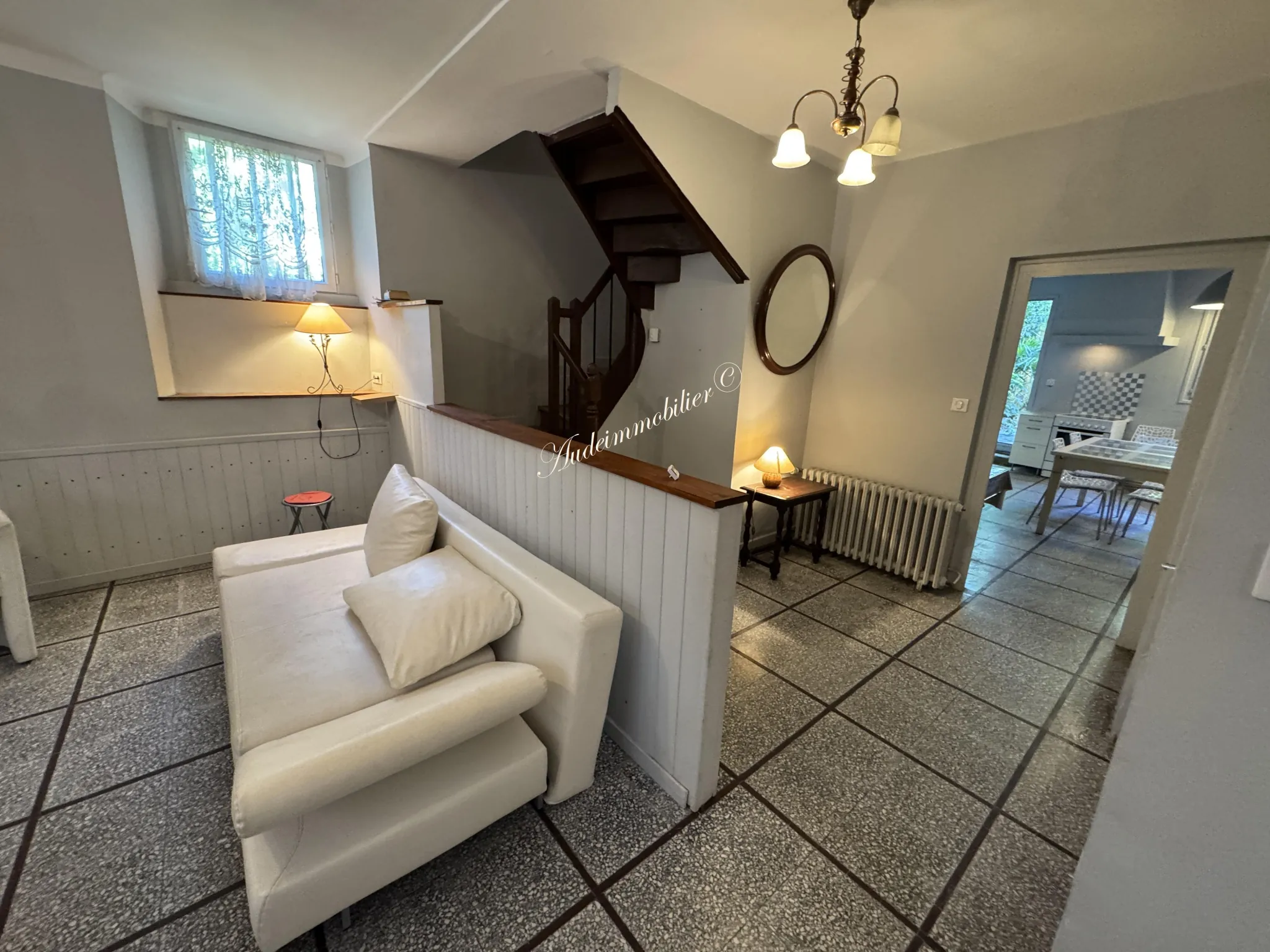 Charmante maison de village avec cour et balcon à Limoux 