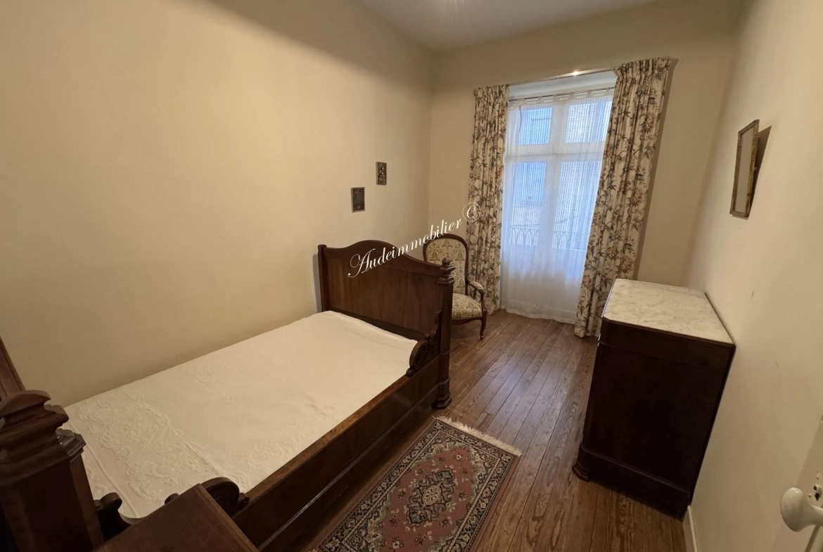 Charmante maison de village avec cour et balcon à Limoux 