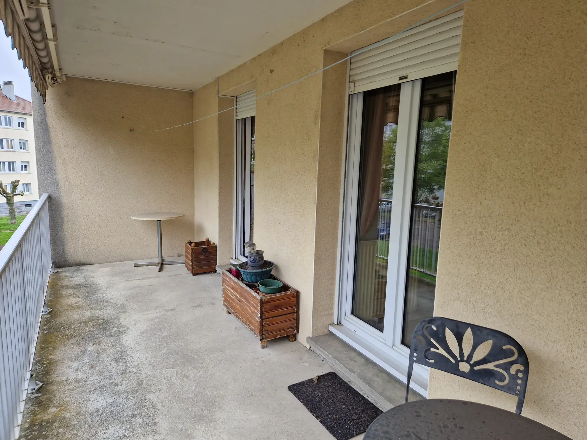Appartement traversant de 80 m² avec balcon à Saint-Jean 