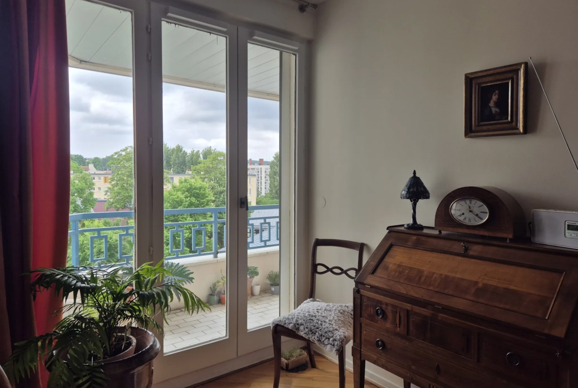 Appartement 2 pièces en résidence senior à Rueil Malmaison – Vue jardin 
